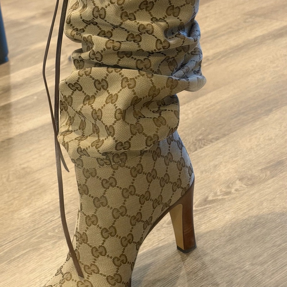 Gucci Beige Monogram Boots - Picture 2 of 3